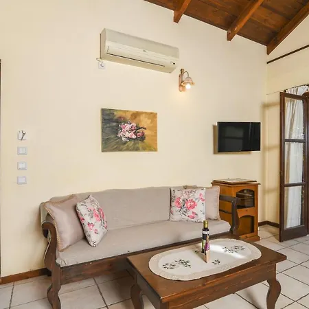 Farm stay Therianos Traditional *
