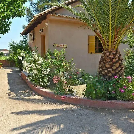Therianos Traditional Farm stay *